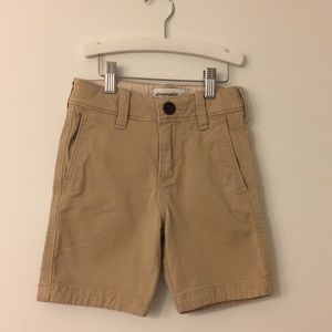 Abercrombie boys classic chino shorts Size 5/6